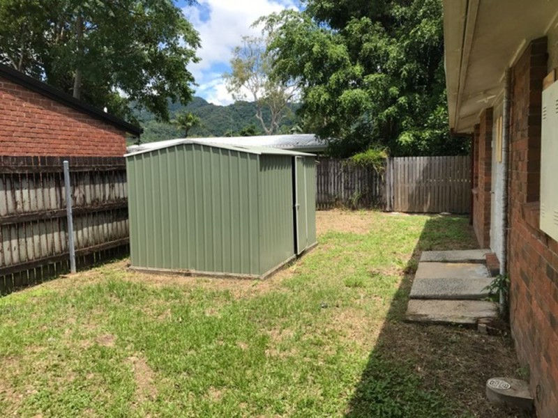 5 Rignold Street, Mooroobool QLD 4870