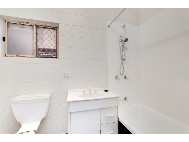 1 Neptune Court, Mount Sheridan QLD 4868