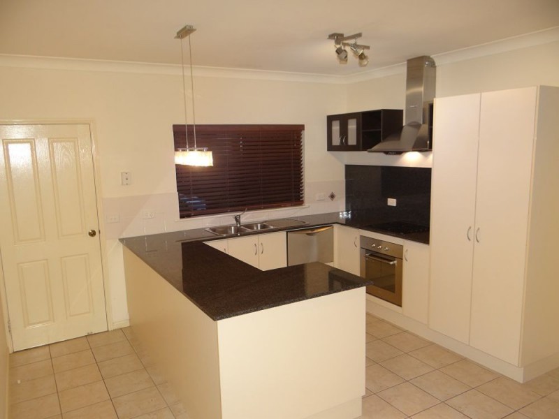 25/190-194 Irene Street, Mooroobool QLD 4870