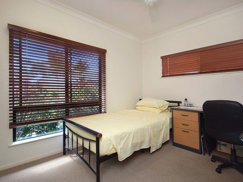 25/190-194 Irene Street, Mooroobool QLD 4870