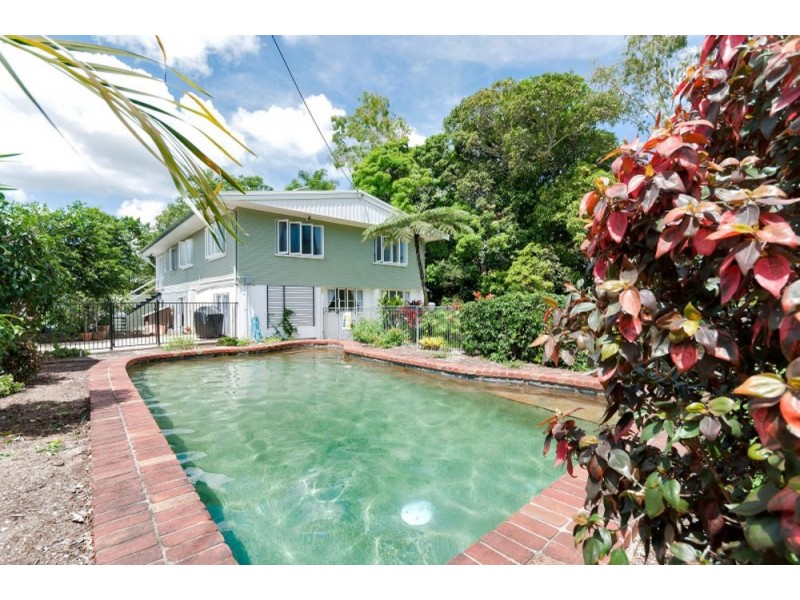 161-163 Jensen Street, Whitfield QLD 4870