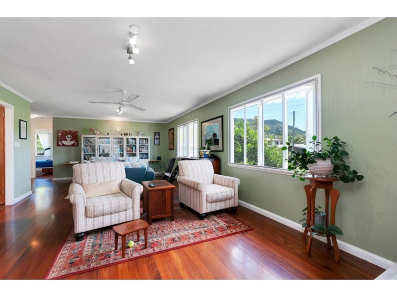 161-163 Jensen Street, Whitfield QLD 4870