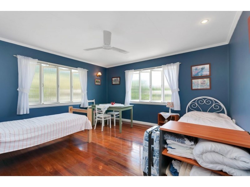 161-163 Jensen Street, Whitfield QLD 4870