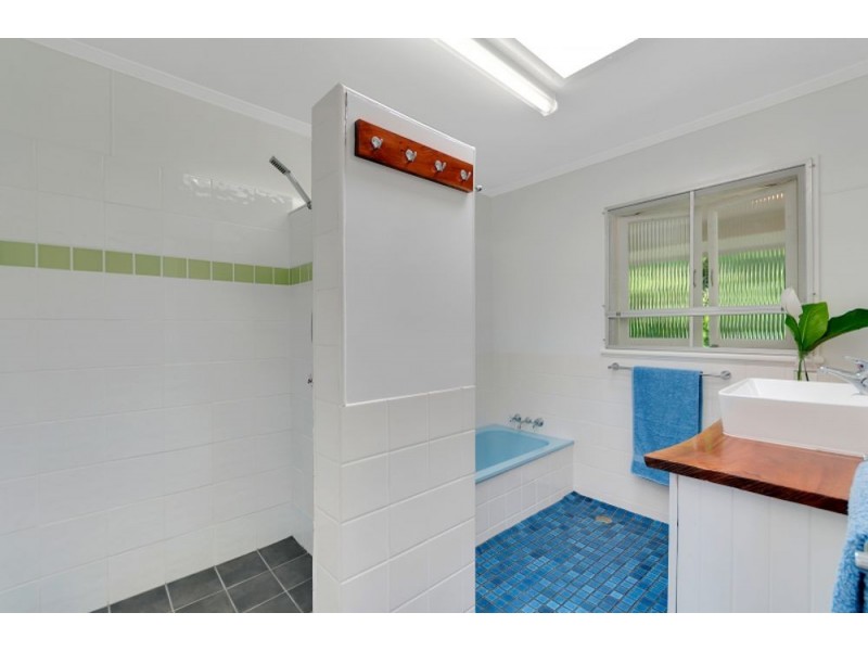 161-163 Jensen Street, Whitfield QLD 4870