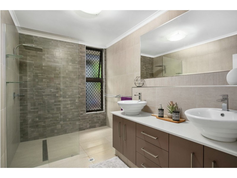 235 Toogood Road, Bayview Heights QLD 4868