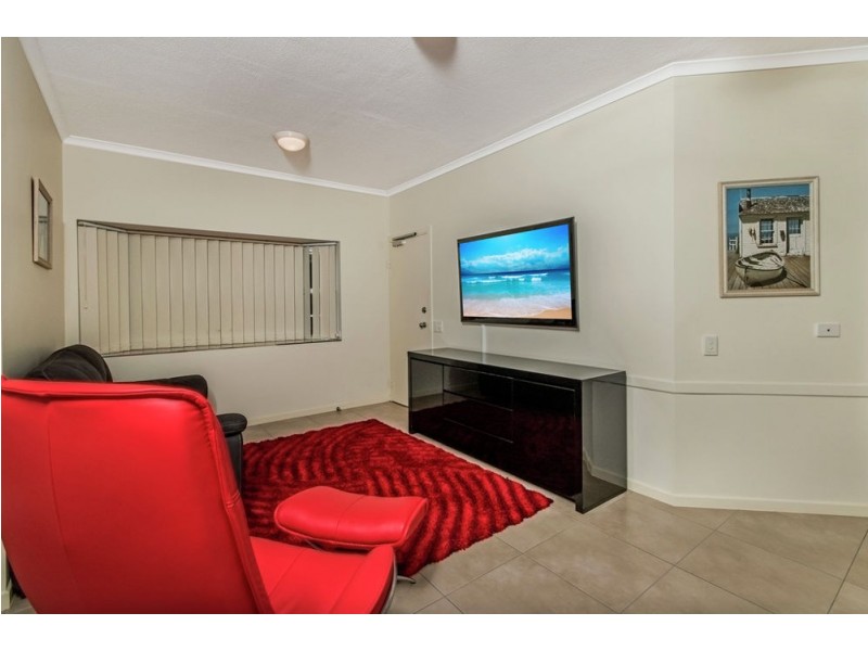 3/165-169 Mcleod Street, Cairns North QLD 4870