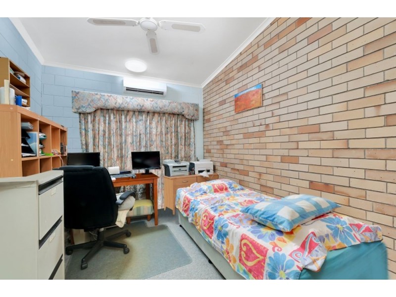 24 Endeavour Road, Clifton Beach QLD 4879