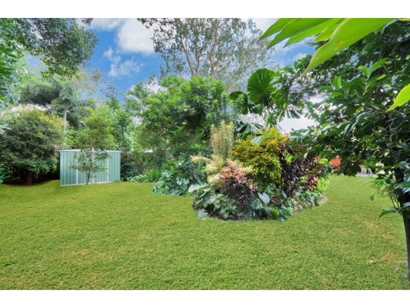 24 Endeavour Road, Clifton Beach QLD 4879