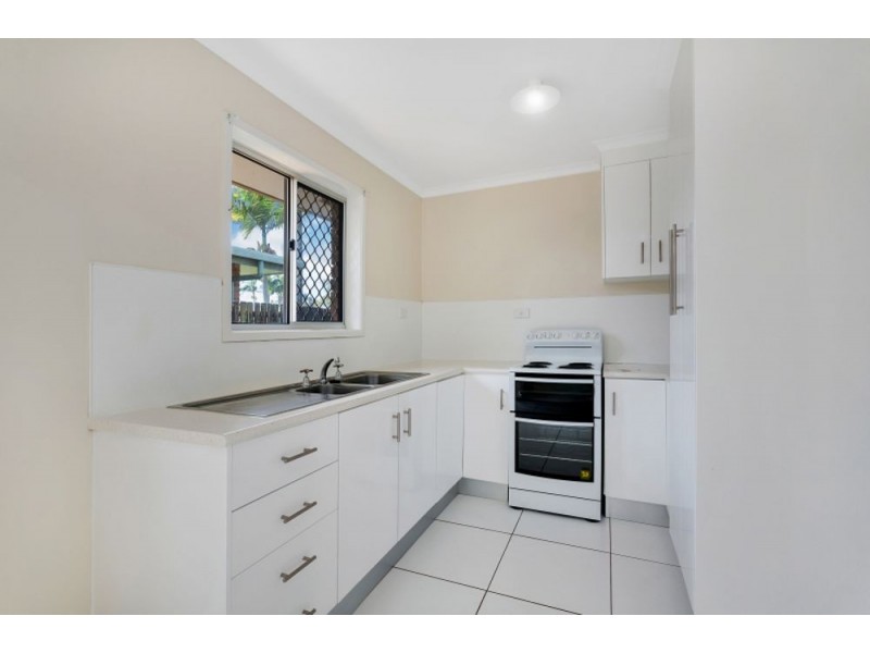 37 Frances Street, Mooroobool QLD 4870