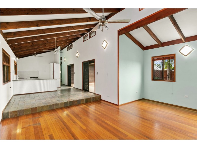 6 Darkin Close, Smithfield QLD 4878