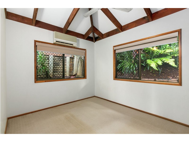 6 Darkin Close, Smithfield QLD 4878