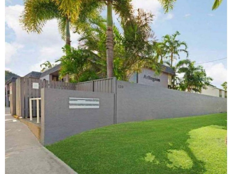 8/120 Greenslopes Street, Edge Hill QLD 4870