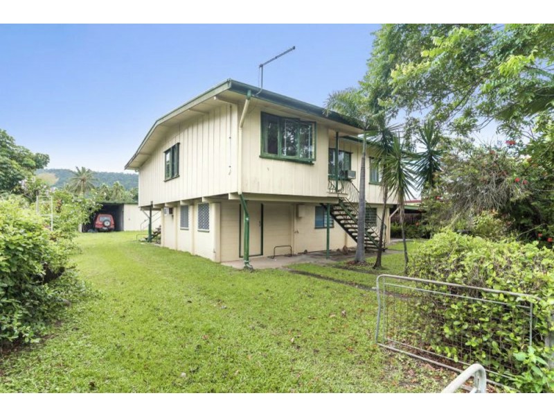 8 Mazlin Street, Edge Hill QLD 4870