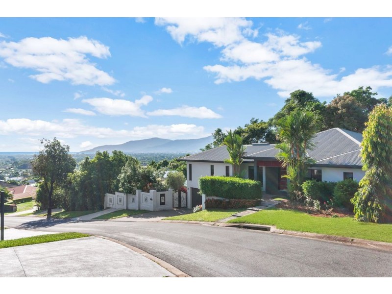 8 Hussar Close, Kanimbla QLD 4870