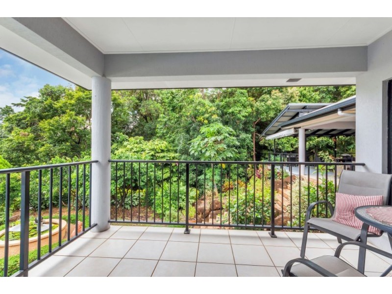 8 Hussar Close, Kanimbla QLD 4870