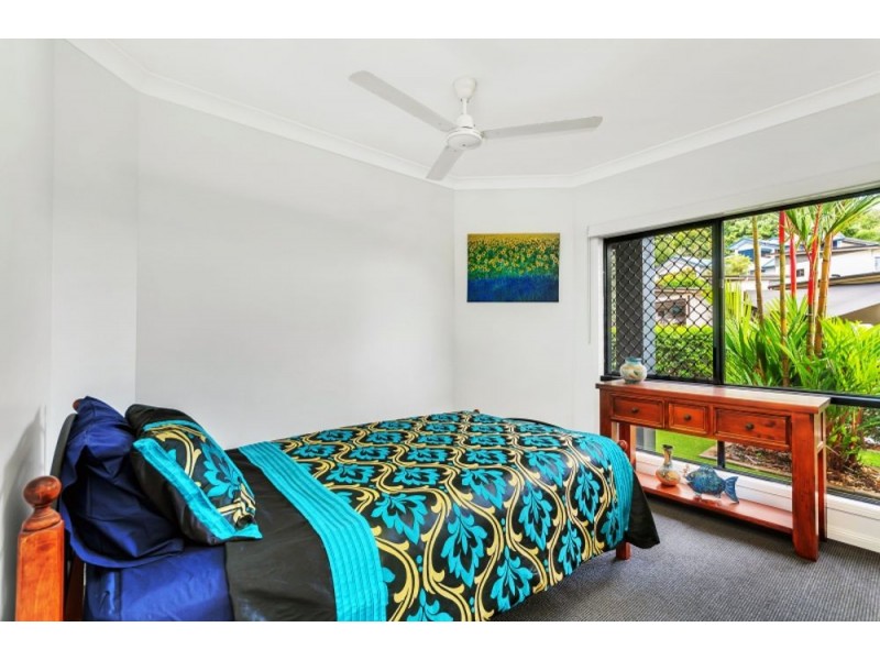 8 Hussar Close, Kanimbla QLD 4870