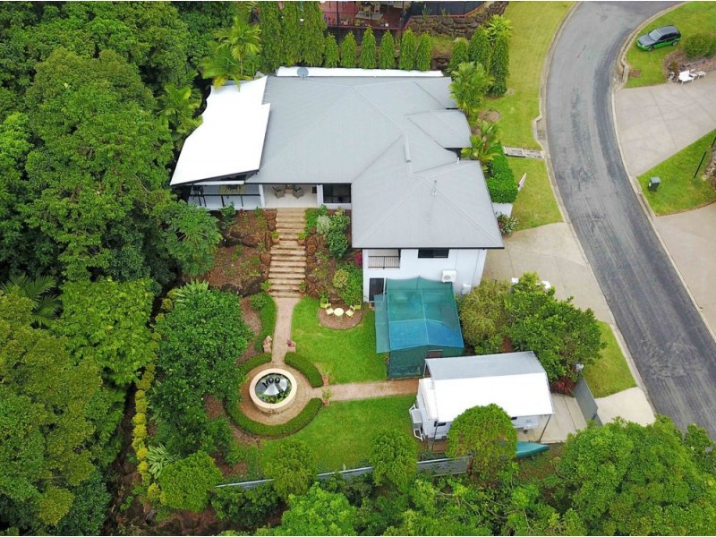 8 Hussar Close, Kanimbla QLD 4870