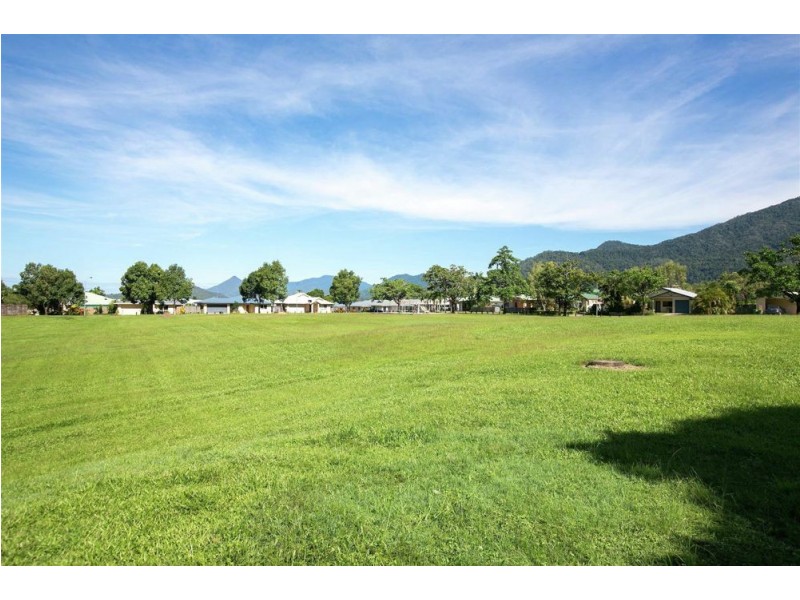 3 Fletcher Court, Bentley Park QLD 4869