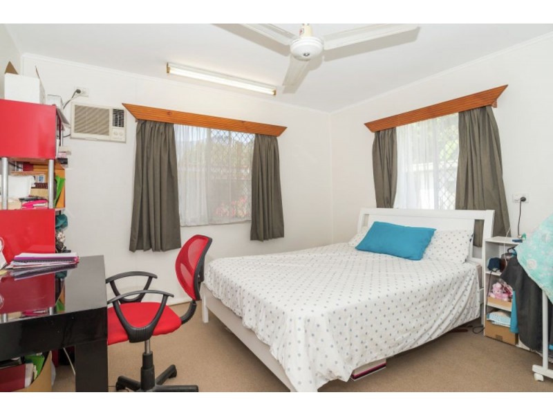 281 Aumuller Street, Westcourt QLD 4870