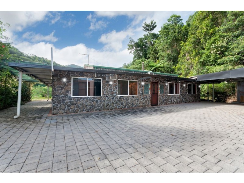 376 Kruckow Road, East Russell QLD 4861