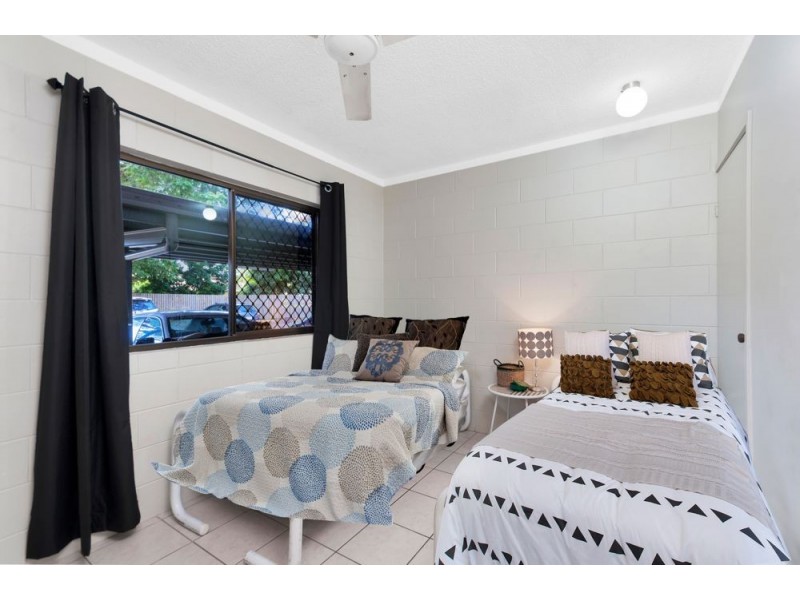 2/40 Moody Street, Manoora QLD 4870