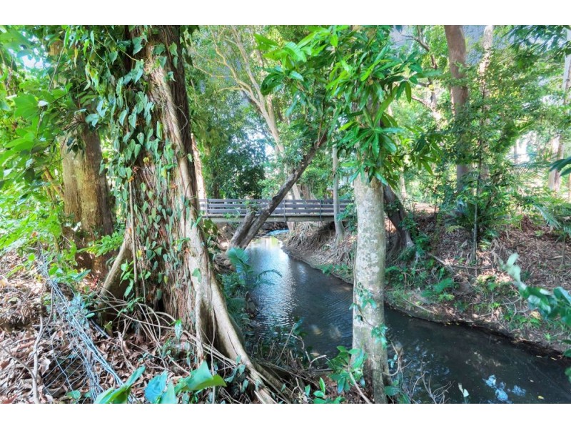 2/40 Moody Street, Manoora QLD 4870