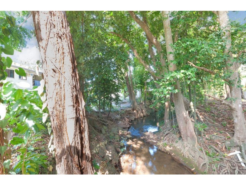 2/40 Moody Street, Manoora QLD 4870