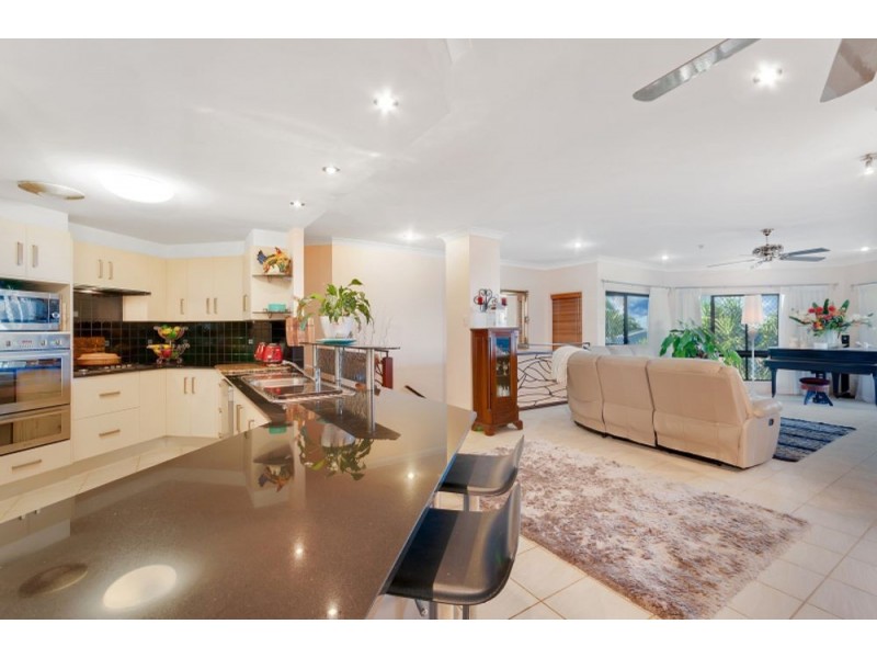 55 Daphne Drive, Redlynch QLD 4870