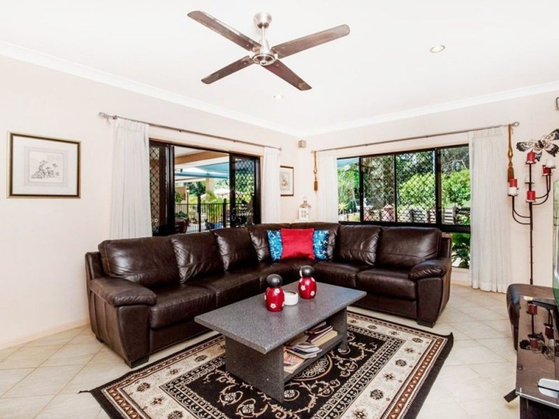 55 Daphne Drive, Redlynch QLD 4870