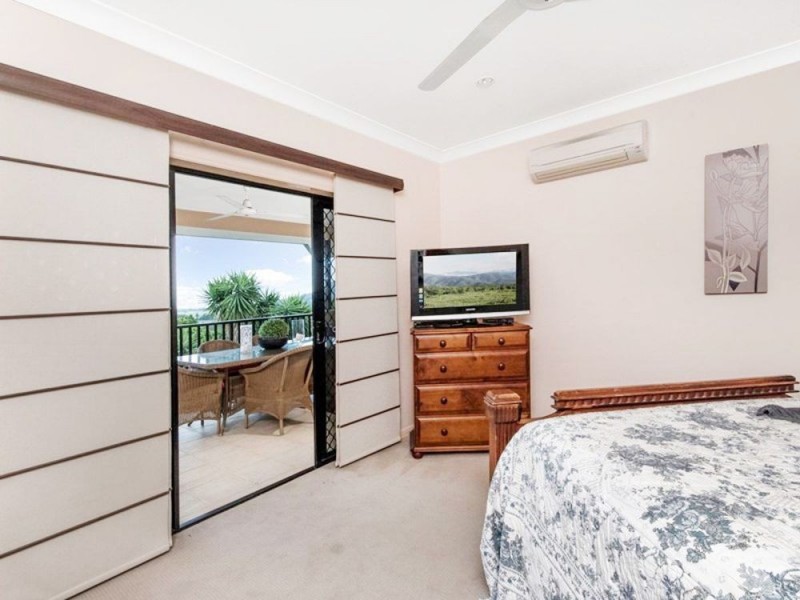 55 Daphne Drive, Redlynch QLD 4870