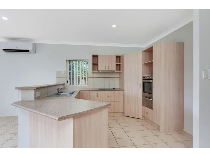 44 Bassett Street, Kanimbla QLD 4870