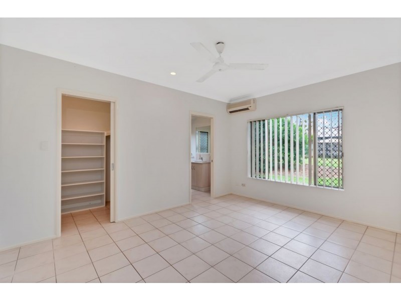 44 Bassett Street, Kanimbla QLD 4870