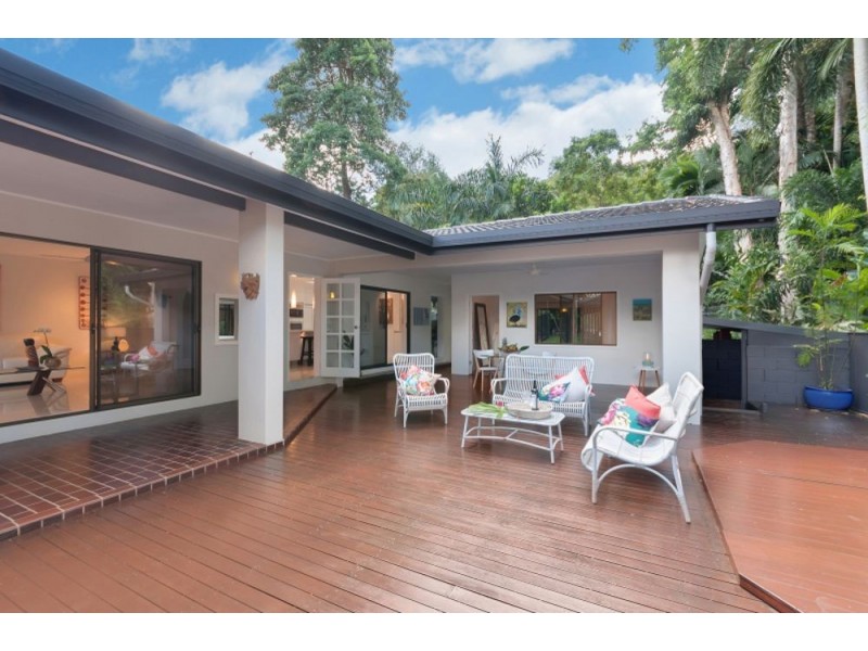 2 Stuart Street, Edge Hill QLD 4870