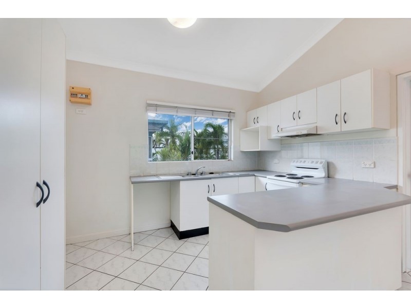 4/77-81 Pease Street, Manoora QLD 4870