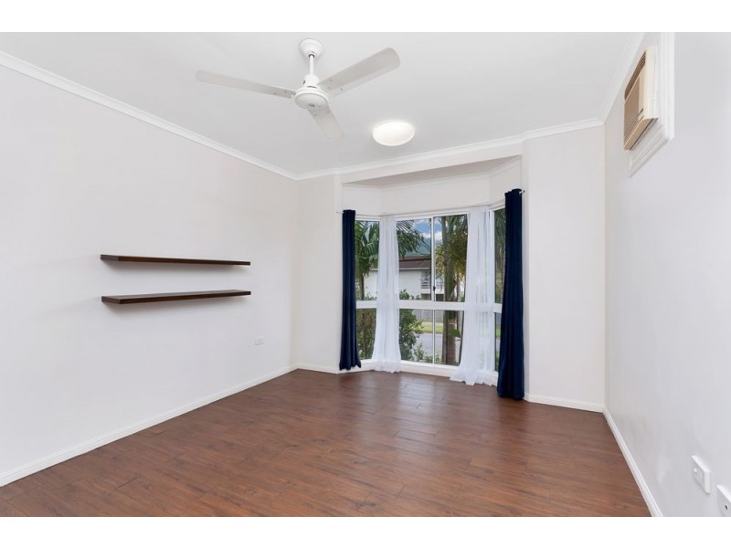 4/77-81 Pease Street, Manoora QLD 4870