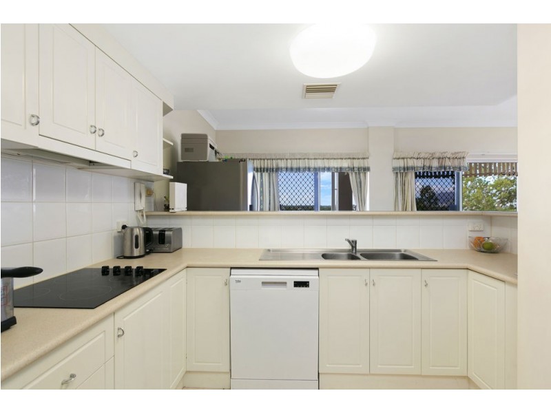 32/8-14 Munro Terrace, Mooroobool QLD 4870