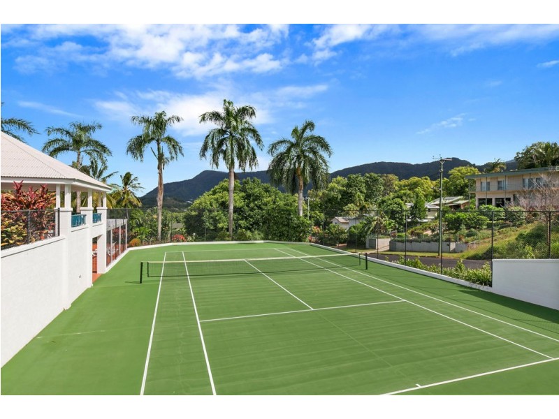 32/8-14 Munro Terrace, Mooroobool QLD 4870