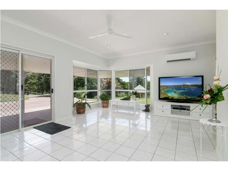 9 – 11 Mount William Close, Redlynch QLD 4870