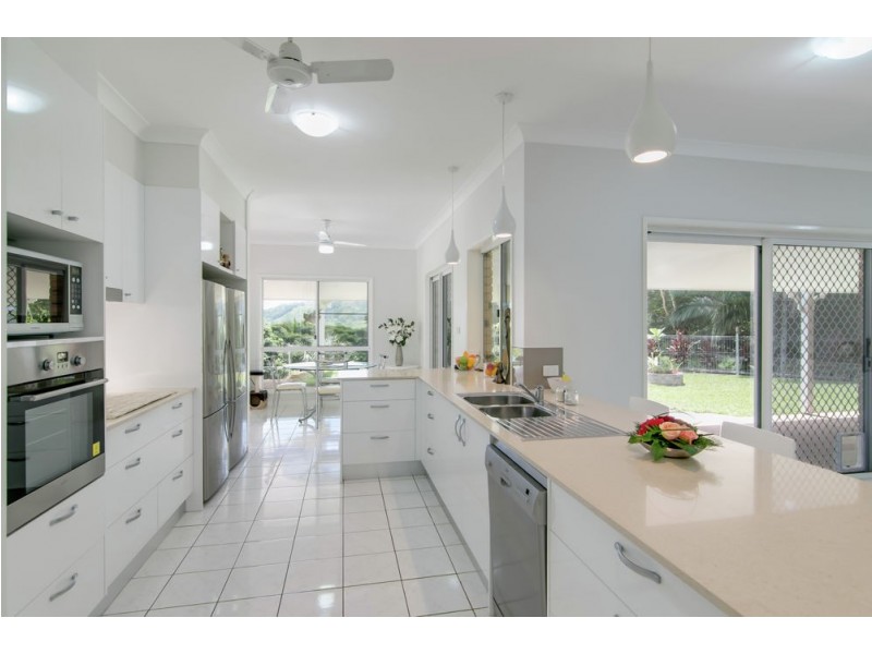 9 – 11 Mount William Close, Redlynch QLD 4870