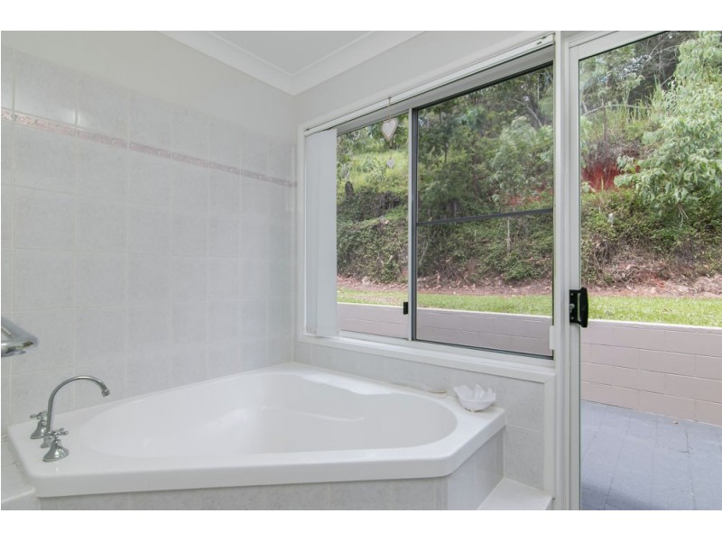 9 – 11 Mount William Close, Redlynch QLD 4870