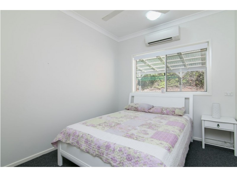 9 – 11 Mount William Close, Redlynch QLD 4870