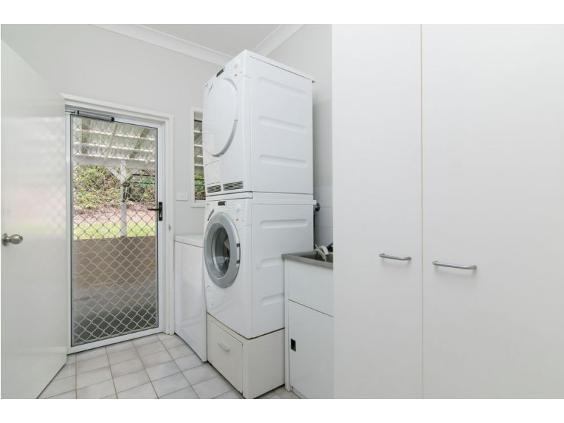 9 – 11 Mount William Close, Redlynch QLD 4870