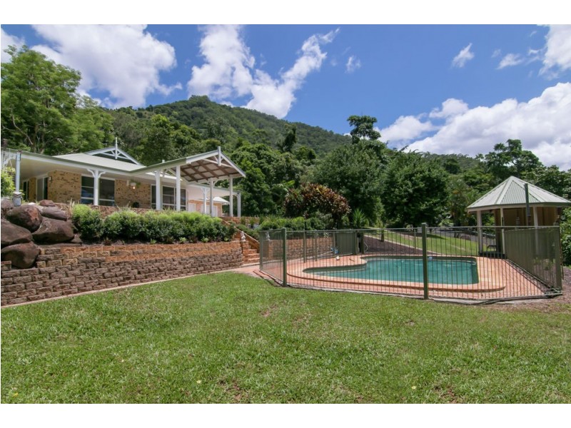 9 – 11 Mount William Close, Redlynch QLD 4870