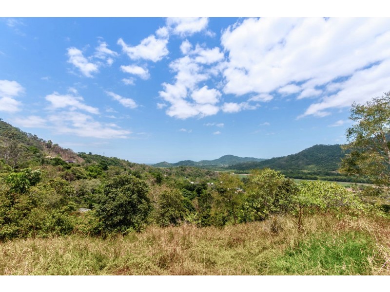 9 – 11 Mount William Close, Redlynch QLD 4870