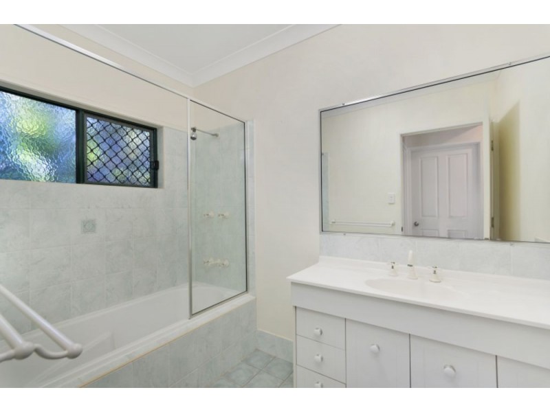 2 Illowra Court, Caravonica QLD 4878