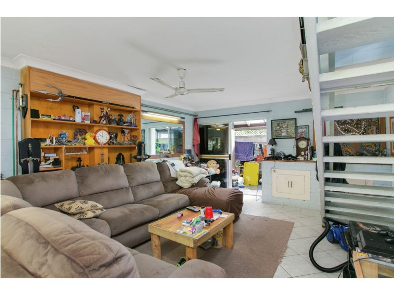 3/4 Crathern Close, Edge Hill QLD 4870