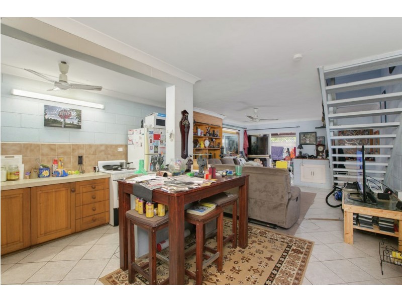 3/4 Crathern Close, Edge Hill QLD 4870