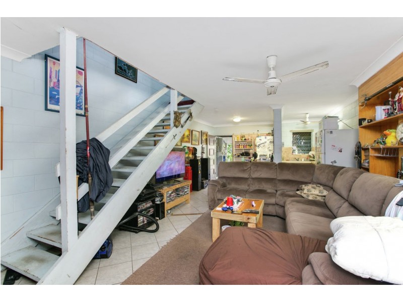 3/4 Crathern Close, Edge Hill QLD 4870