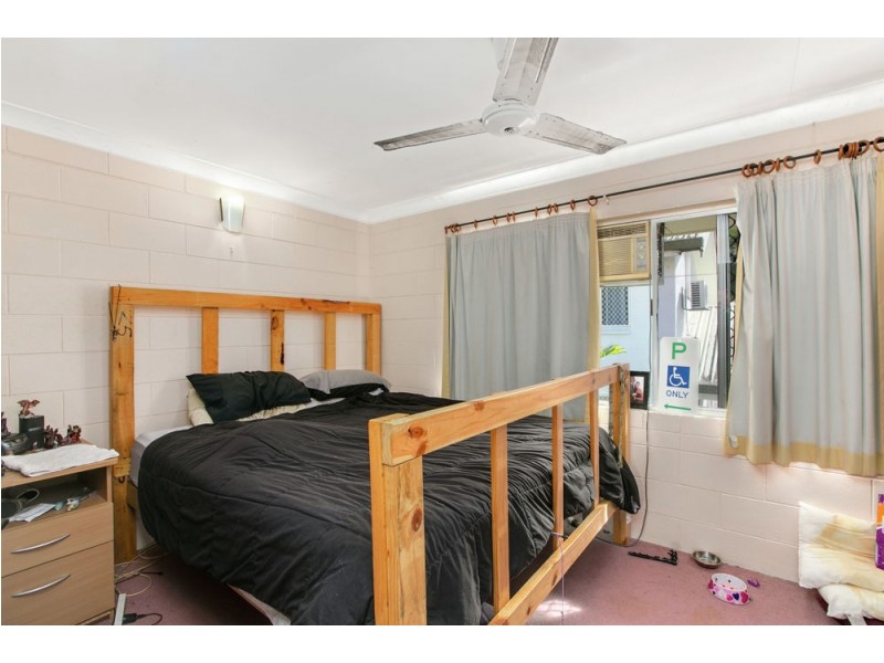 3/4 Crathern Close, Edge Hill QLD 4870