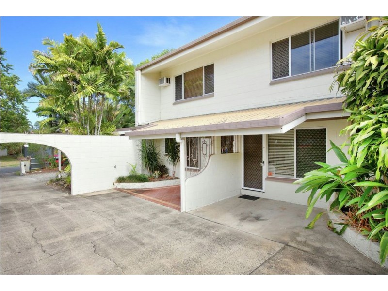 3/4 Crathern Close, Edge Hill QLD 4870